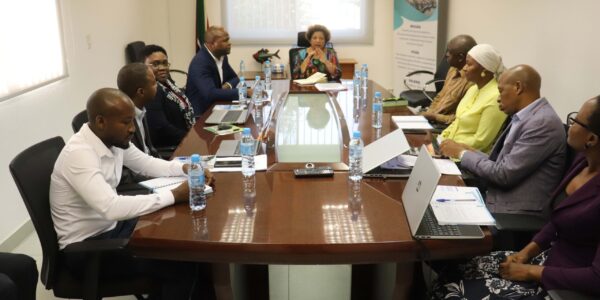 Ministra insta Infrapesca a melhorar sua organização