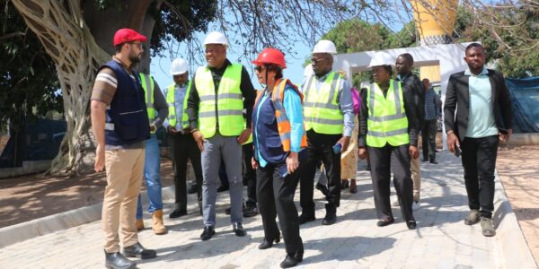 Lídia Cardoso, visita a Província de Nampula no quadro do acompanhamento da construção do Mercado de peixe no distrito de Mossuril